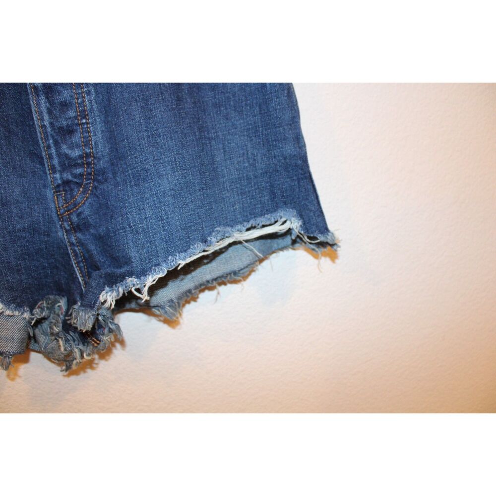 Free People medium wash denim cut off jean shorts size 28 - Picture 2 of 7